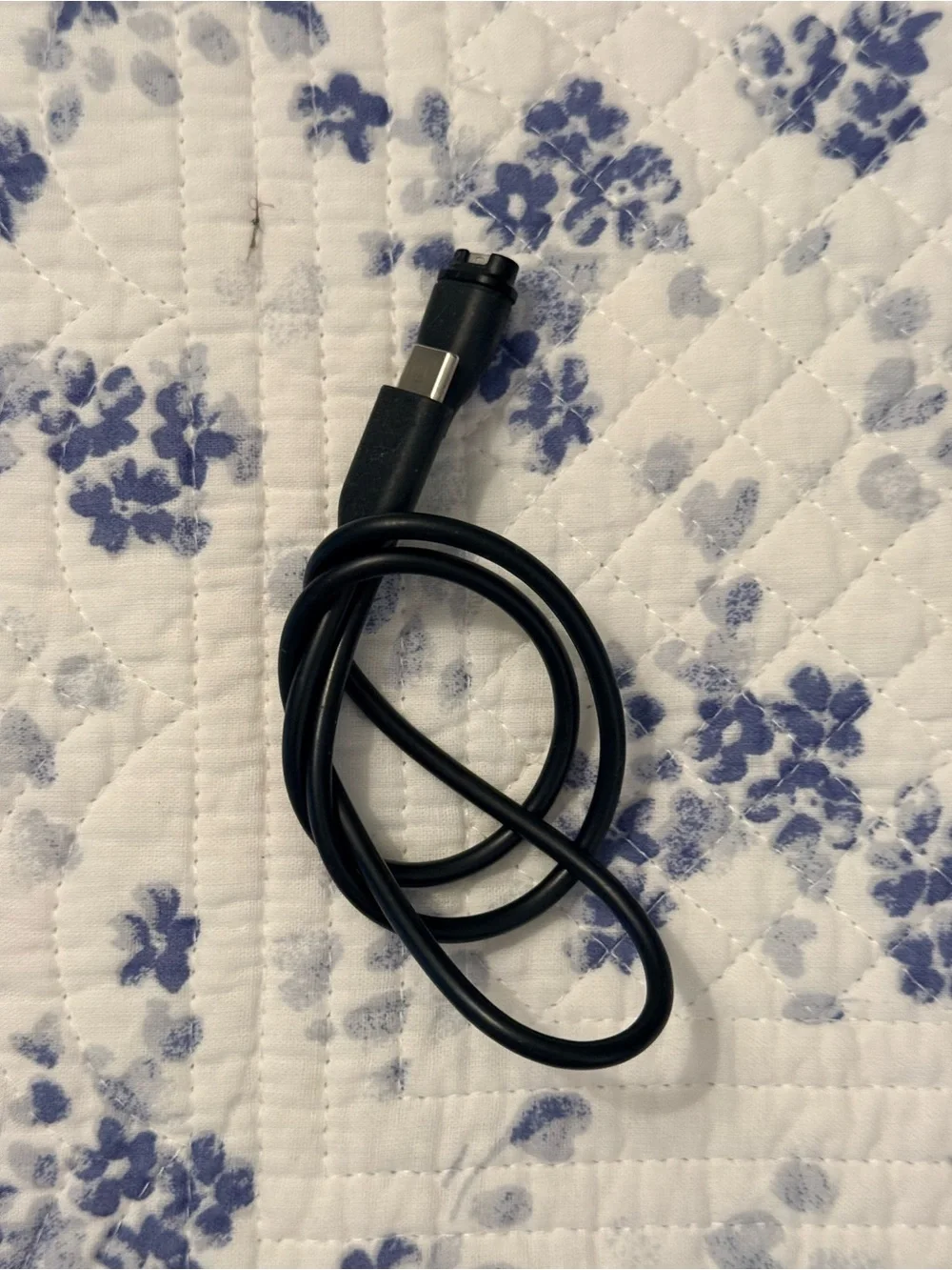 Like-new Garmin French Grey Venu 3 + extra bands